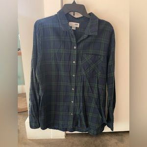 Women’s Old Navy Green and Black Flannel. Size L.